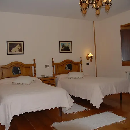 Otel El Urogallo 2*